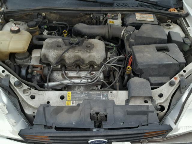 1FAFP34P2YW157980 - 2000 FORD FOCUS SE SILVER photo 7