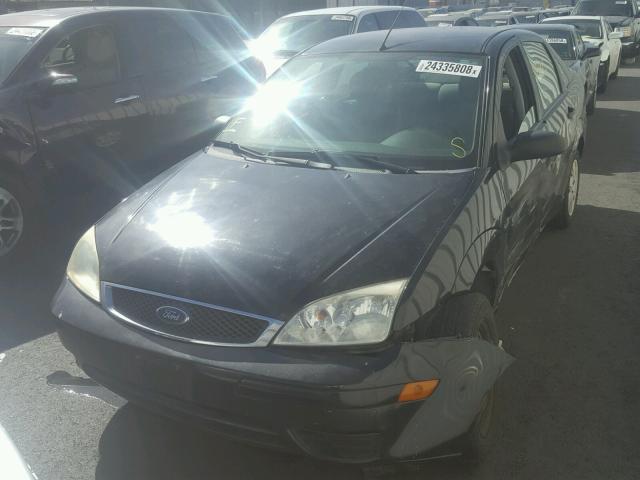 1FAHP34N37W326748 - 2007 FORD FOCUS ZX4 BLACK photo 2