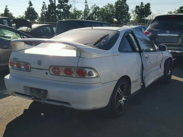 JH4DC4355YS000677 - 2000 ACURA INTEGRA LS WHITE photo 4