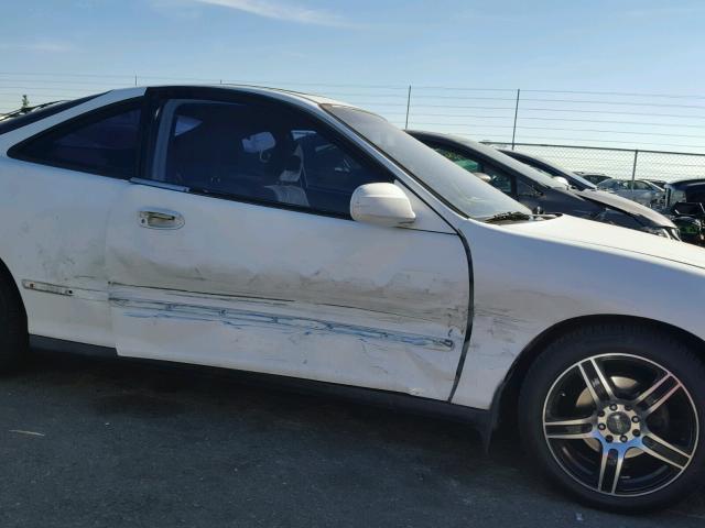 JH4DC4355YS000677 - 2000 ACURA INTEGRA LS WHITE photo 9