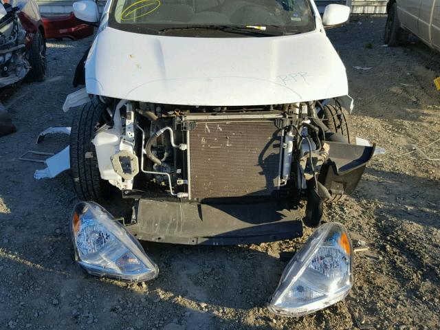 3N1CN7AP9GL877315 - 2016 NISSAN VERSA S WHITE photo 9