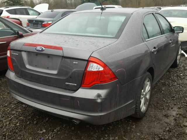 3FAHP0HG5CR152348 - 2012 FORD FUSION SE GRAY photo 4