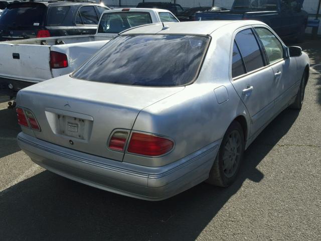 WDBJF65J0YB126042 - 2000 MERCEDES-BENZ E 320 SILVER photo 4