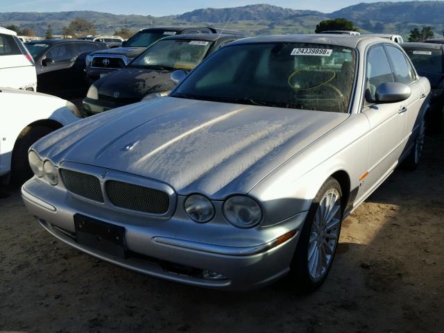 SAJWA73B64TG25072 - 2004 JAGUAR XJR S SILVER photo 2