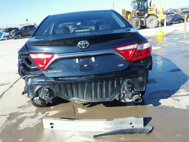 4T1BF1FK7GU536853 - 2016 TOYOTA CAMRY LE BLUE photo 9