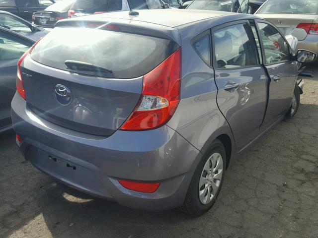 KMHCT5AE4GU267555 - 2016 HYUNDAI ACCENT SE SILVER photo 4