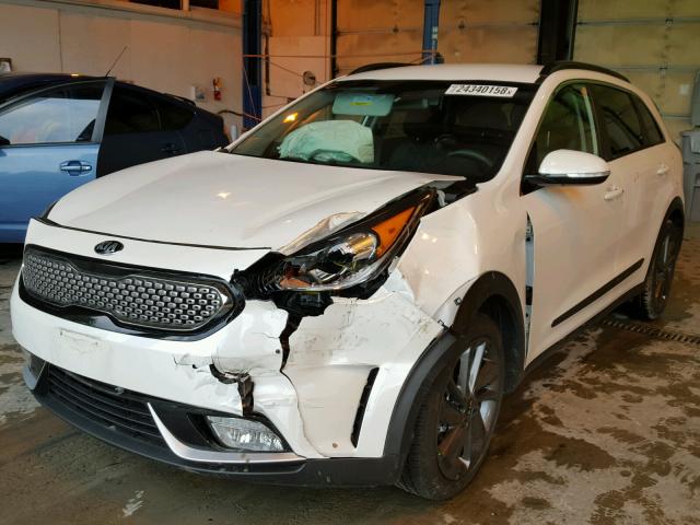 KNDCC3LC2H5050313 - 2017 KIA NIRO EX WHITE photo 2