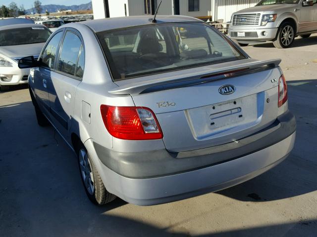 KNADE223496550699 - 2009 KIA RIO BASE GRAY photo 3