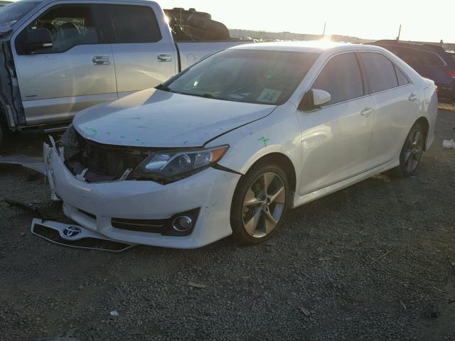 4T1BF1FK3CU634451 - 2012 TOYOTA CAMRY BASE WHITE photo 2