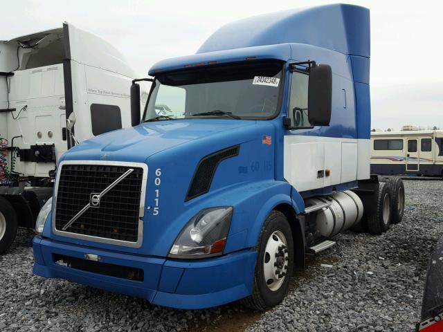4V4NC9GG36N394372 - 2006 VOLVO VN VNL BLUE photo 2