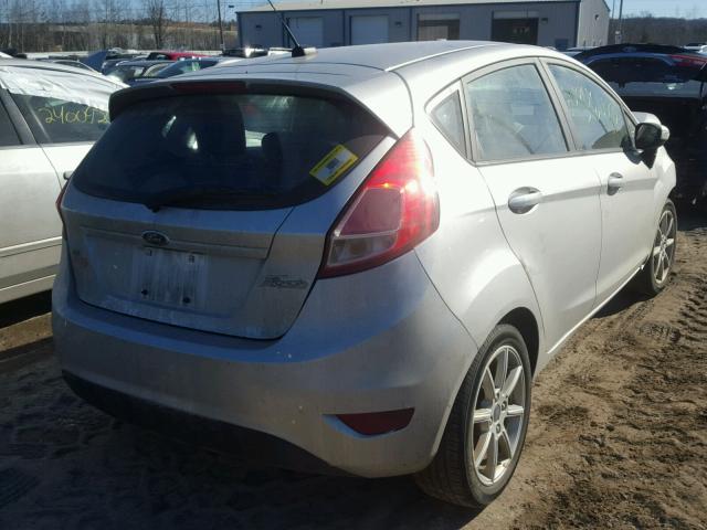 3FADP4EJ6FM146842 - 2015 FORD FIESTA SE SILVER photo 4