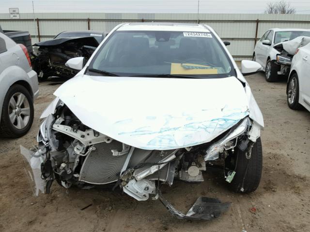 2T1BURHEXHC771570 - 2017 TOYOTA COROLLA L WHITE photo 9