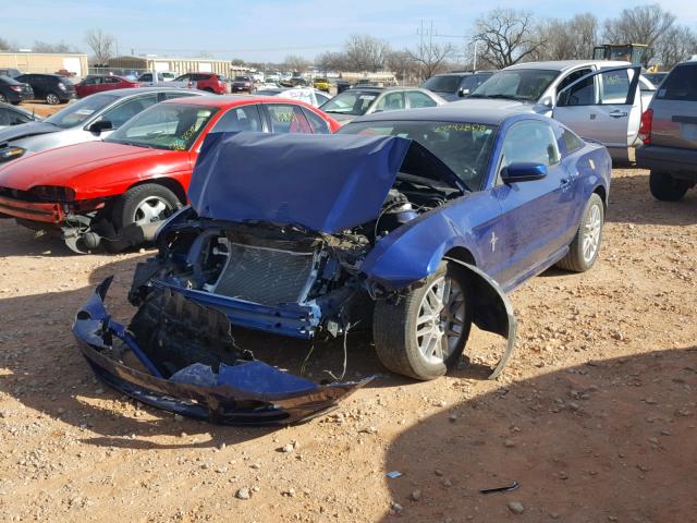 1ZVBP8AM1E5284721 - 2014 FORD MUSTANG BLUE photo 2