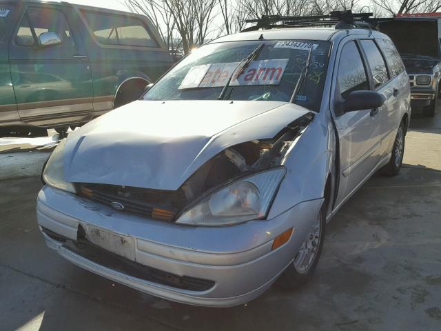 1FAFP36372W282054 - 2002 FORD FOCUS SE SILVER photo 2