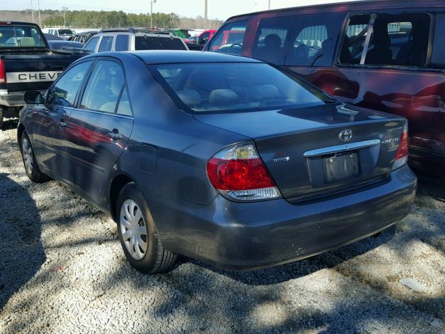 4T1BE32K05U597513 - 2005 TOYOTA CAMRY LE GRAY photo 3