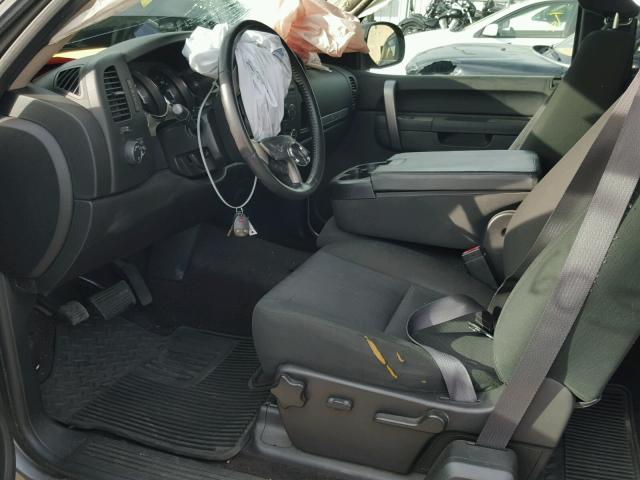 1GCRCSE00DZ111796 - 2013 CHEVROLET SILVERADO GRAY photo 5