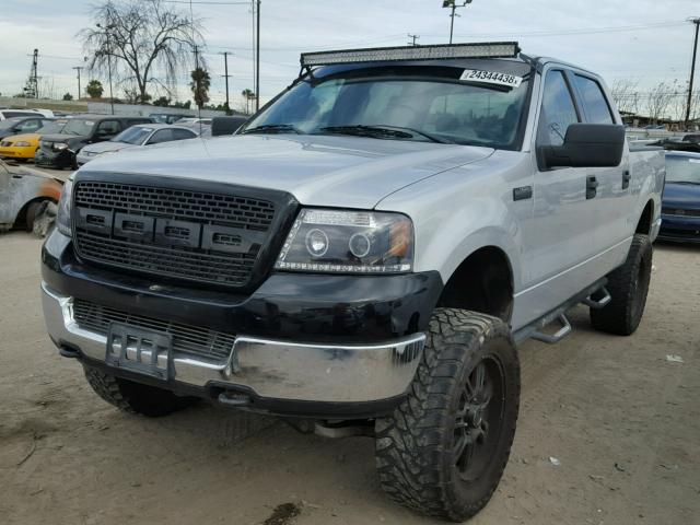 1FTPW14545FB27802 - 2005 FORD F150 SUPER SILVER photo 2