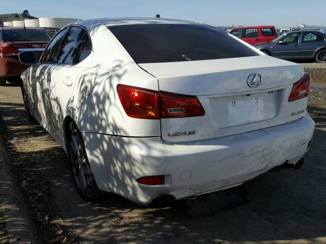 JTHBK262565000240 - 2006 LEXUS IS 250 WHITE photo 3