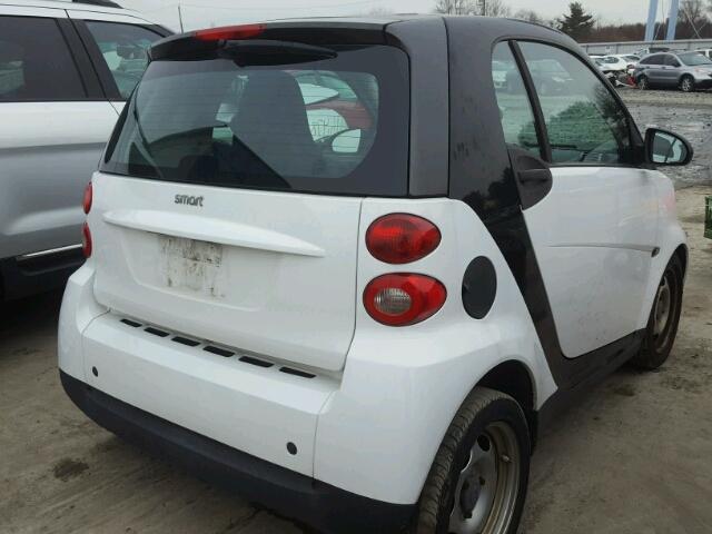 WMEEJ31X68K174298 - 2008 SMART FORTWO PUR WHITE photo 4