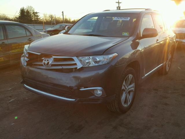 5TDDK3EH8BS071703 - 2011 TOYOTA HIGHLANDER GRAY photo 2