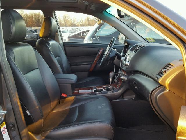 5TDDK3EH8BS071703 - 2011 TOYOTA HIGHLANDER GRAY photo 5