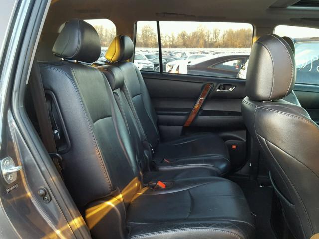 5TDDK3EH8BS071703 - 2011 TOYOTA HIGHLANDER GRAY photo 6