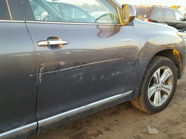5TDDK3EH8BS071703 - 2011 TOYOTA HIGHLANDER GRAY photo 9