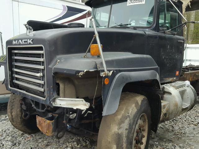 1M2P267C9YM051363 - 2000 MACK 600 RD600 BLACK photo 9