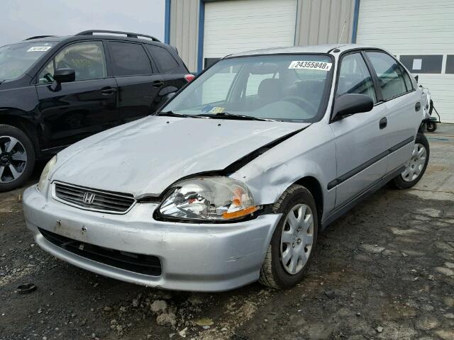 2HGEJ662XWH533185 - 1998 HONDA CIVIC DX GRAY photo 2