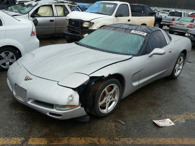 1G1YY22G945126733 - 2004 CHEVROLET CORVETTE SILVER photo 2