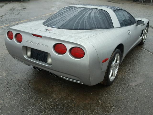 1G1YY22G945126733 - 2004 CHEVROLET CORVETTE SILVER photo 4