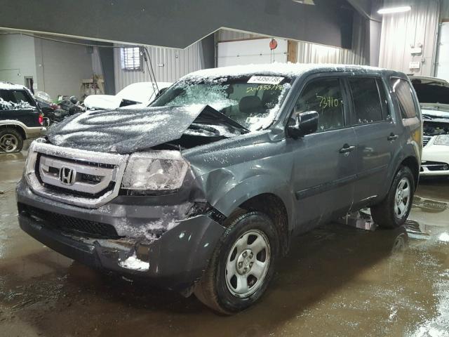 5FNYF4H27BB098205 - 2011 HONDA PILOT LX CHARCOAL photo 2