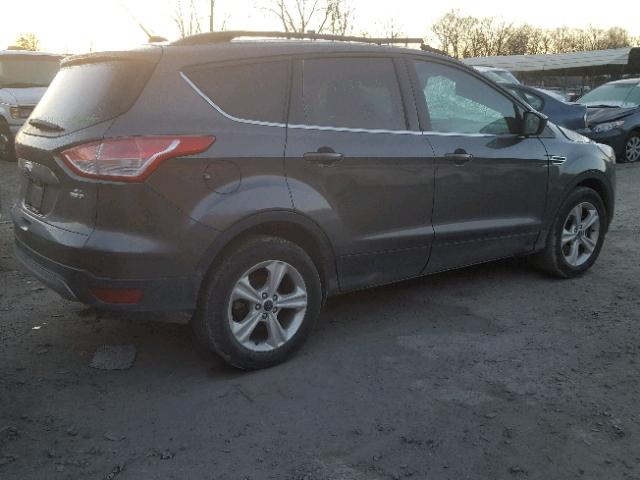 1FMCU9GX7FUB35384 - 2015 FORD ESCAPE SE GRAY photo 4