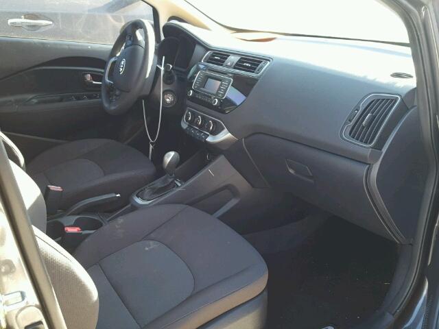KNADM4A3XH6111957 - 2017 KIA RIO LX Մոխրագույն լուսանկար 5