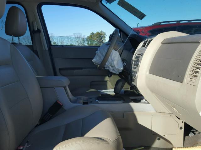 1FMCU03138KC69014 - 2008 FORD ESCAPE XLT GRAY photo 5