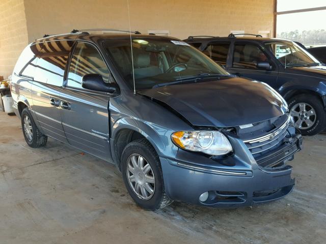 2C8GP64L05R512077 - 2005 CHRYSLER TOWN & COU GREEN photo 1