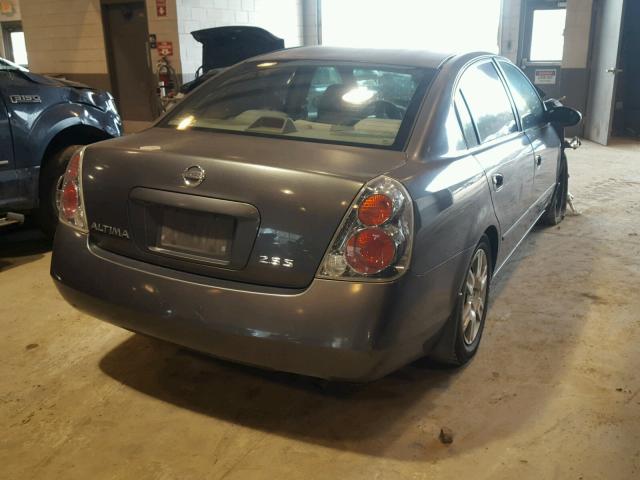 1N4AL11D25C275660 - 2005 NISSAN ALTIMA S GRAY photo 4