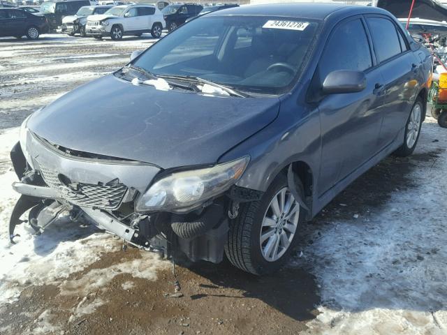 1NXBU4EE5AZ385490 - 2010 TOYOTA COROLLA BA GRAY photo 2