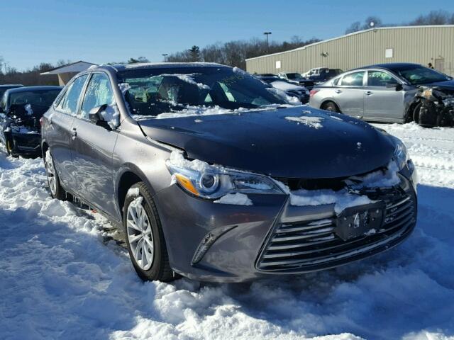 4T4BF1FK6GR581966 - 2016 TOYOTA CAMRY LE GRAY photo 1