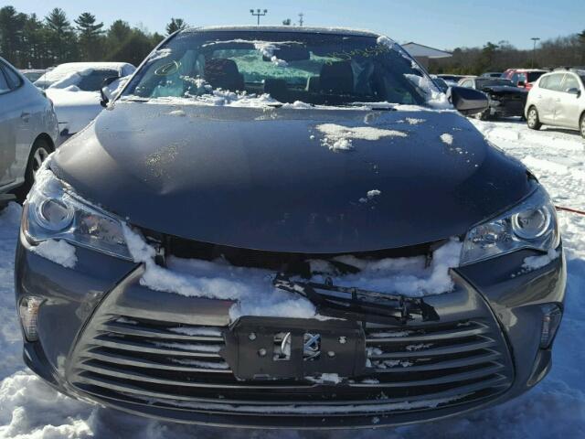 4T4BF1FK6GR581966 - 2016 TOYOTA CAMRY LE GRAY photo 9