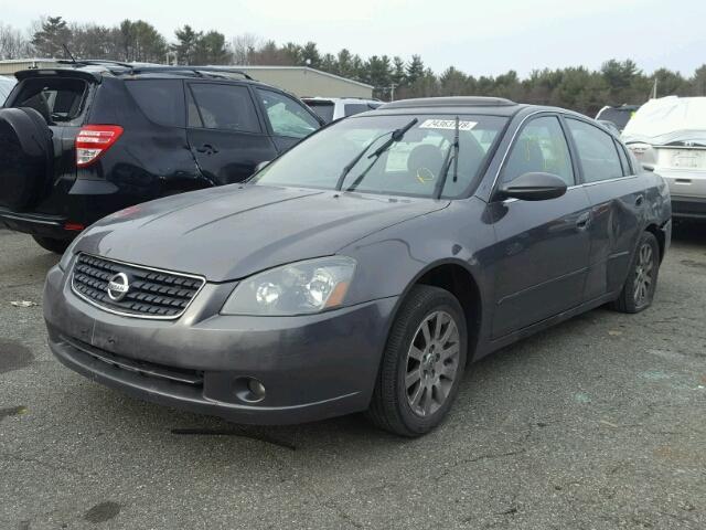 1N4AL11D95C254286 - 2005 NISSAN ALTIMA S GRAY photo 2