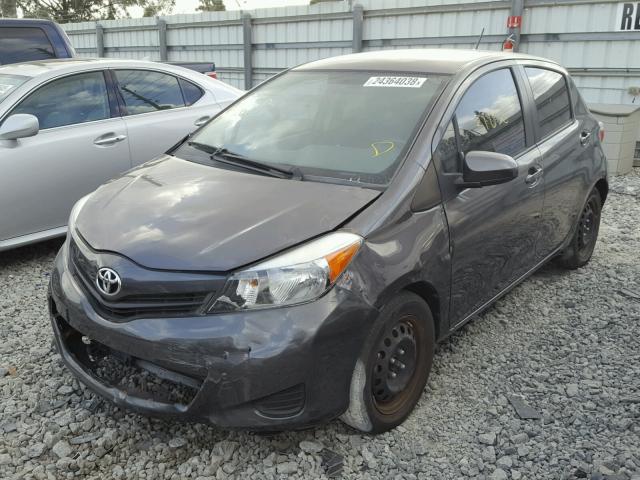 JTDKTUD34DD573090 - 2013 TOYOTA YARIS GRAY photo 2