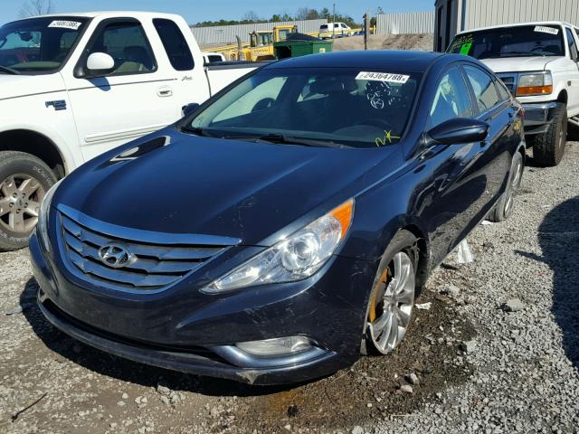 5NPEC4AC2CH408696 - 2012 HYUNDAI SONATA SE BLUE photo 2