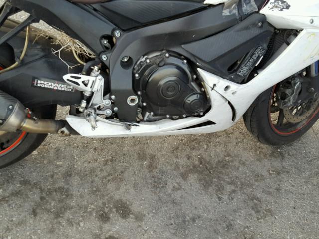 JS1GN7FA4D2101474 - 2013 SUZUKI GSX-R600 WHITE photo 7