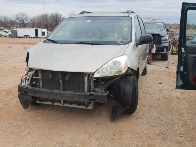 5TDZA23C85S351572 - 2005 TOYOTA SIENNA CE GOLD photo 2