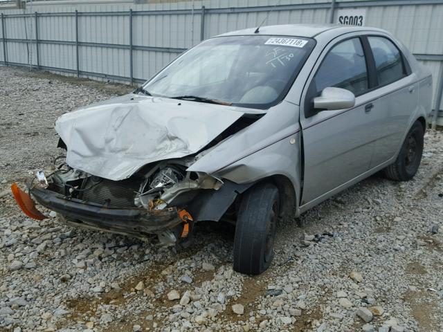 KL1TD52695B358961 - 2005 CHEVROLET AVEO BASE GRAY photo 2