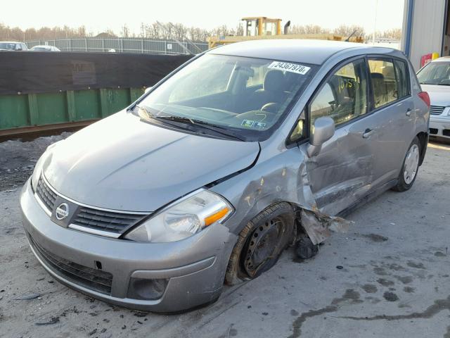 3N1BC13E09L402732 - 2009 NISSAN VERSA S GRAY photo 2