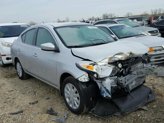 3N1CN7AP2GL911028 - 2016 NISSAN VERSA S SILVER photo 1