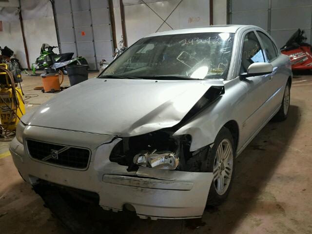 YV1RS592462555009 - 2006 VOLVO S60 2.5T SILVER photo 2