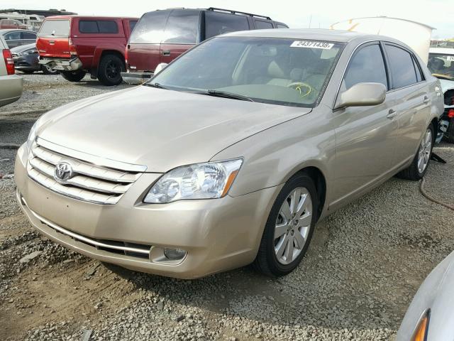 4T1BK36B97U177805 - 2007 TOYOTA AVALON XL GOLD photo 2